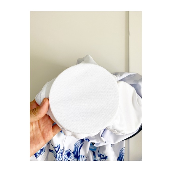 Long sleeve one piece Swimsuit - Picture 4 of 14